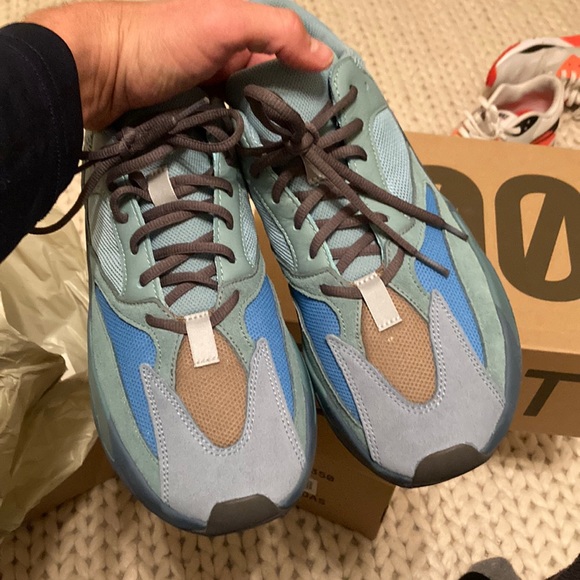 Yeezy 700 faded azure worn twice - Picture 3 of 16